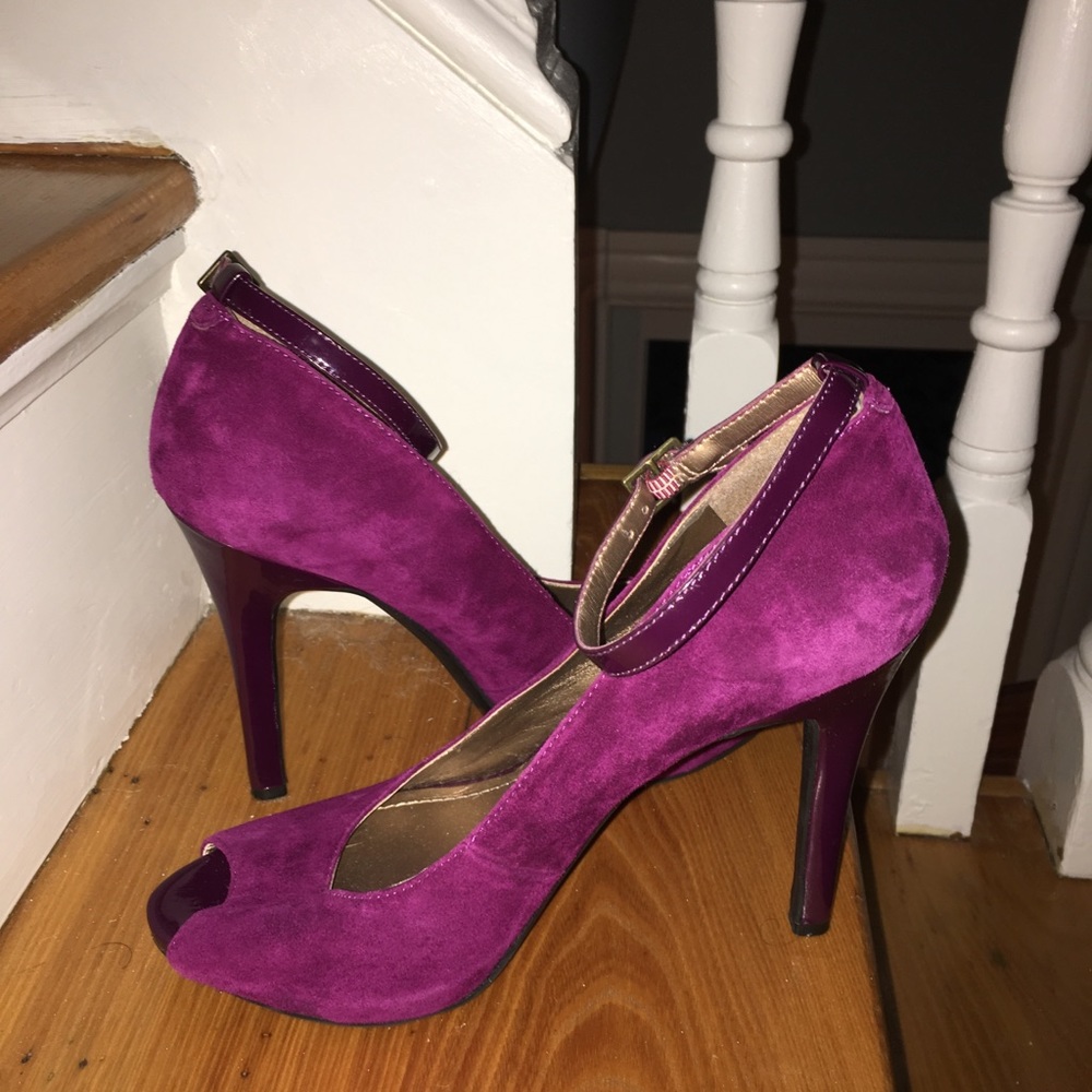 Fashionable Fuchsia Pumps